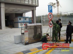 桂安施工队承接深圳福田沙头停车场道路热熔划线施工