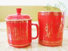 中国红瓷将军杯+骨瓷笔筒套装