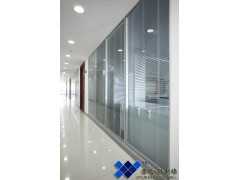 《重庆意昀玻璃隔断公司》产品列表：单玻隔断/双玻百叶隔断