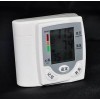 2012新款腕式全自动电子血压计，血压计智能带WHO警示条