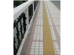 避免盲人走路碰撞的危险，深圳道路必备盲道砖