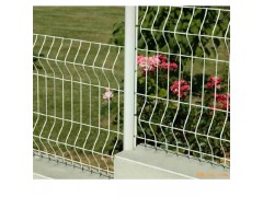折弯护栏网、折弯隔离栅、弯曲护栏、吉林护栏网