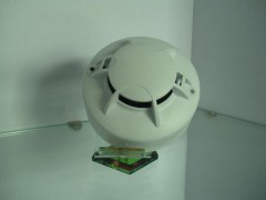 独立式光电感烟火灾探测器: JTY-GD-DG311 独立型