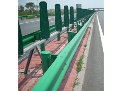 新疆护栏板 鑫诚高速公路专用护栏板