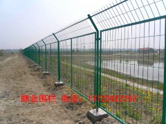 护栏网，公路护栏网，铁丝网，浸塑护栏网