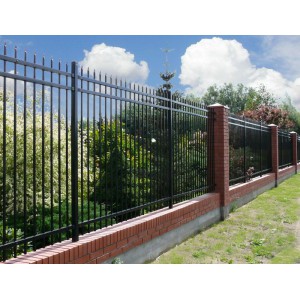 出售各种规格的锌钢护栏铁艺栅栏围栏等产品