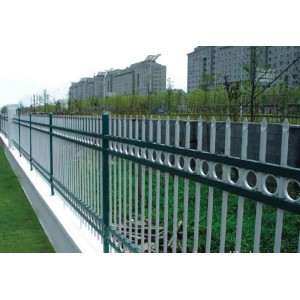荣佰金属生产各种规格的锌钢护栏 铁艺围栏 热镀锌钢等产品