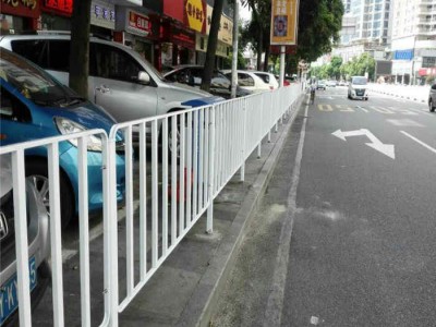 阳江阳西公路护栏现货 椭圆镀锌管护栏 清远车道隔离市政护栏