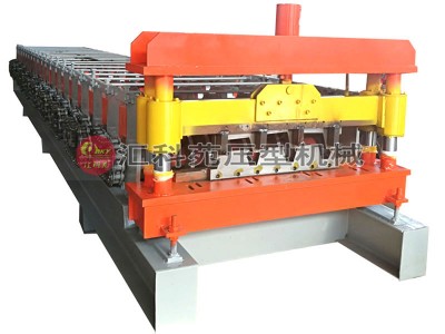 河北汇科苑冷弯机械公司专业生产750楼承板压瓦机设备