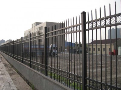 揭陽藍白圍墻欄桿 揭東縣學校鐵柵欄 汕頭河道防護欄熱銷
