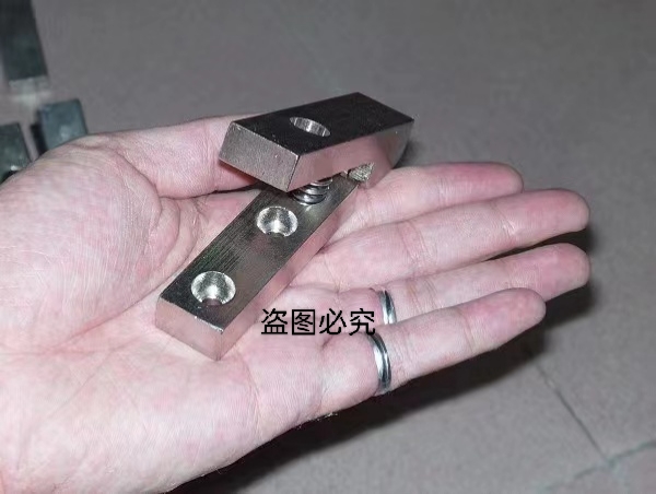 高频板热压机用防滑块弹簧夹图6